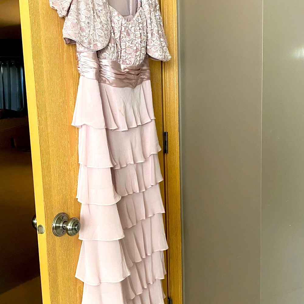 Beautiful dress can be worn in any special occasion